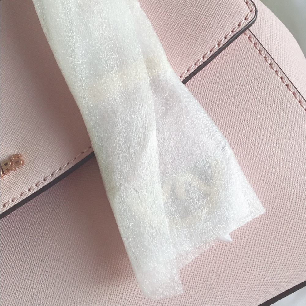 π«SOLDπ« NWT Michael Kors Ava Satchel in Blossom (baby pink) - Picture 6 of 8